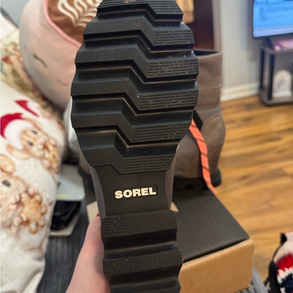 Sorel Women's Lace Up Wedge Boots with Coral Laces - Picture 2 of 6